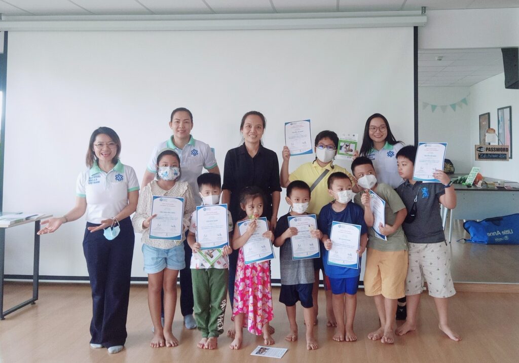 SSVN và Tổ chức giáo dục The Edu House đã tổ chức thành công lớp dạy Kỹ năng Sơ cấp cứu cho các bé từ 6 tuổi trở lên.