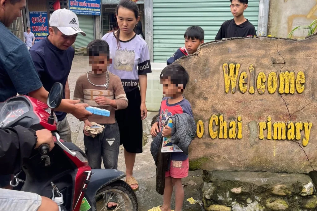 Two boys were found alive by drinking water from a septic tank (Photo: Provided by the character).